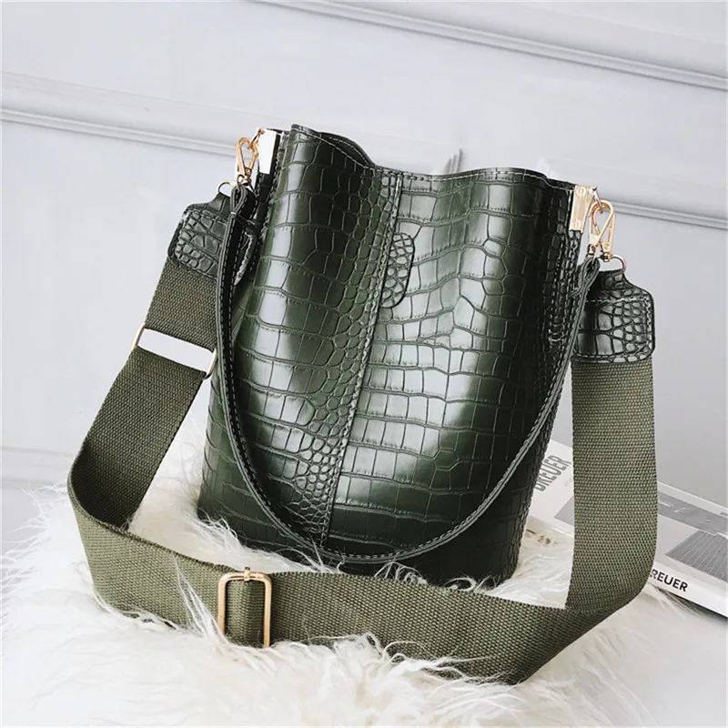 

Women Bag Purse Summer Crocodile Pattern New Product Ladies One Shoulder Personalized Printing Belt Bucket Bag