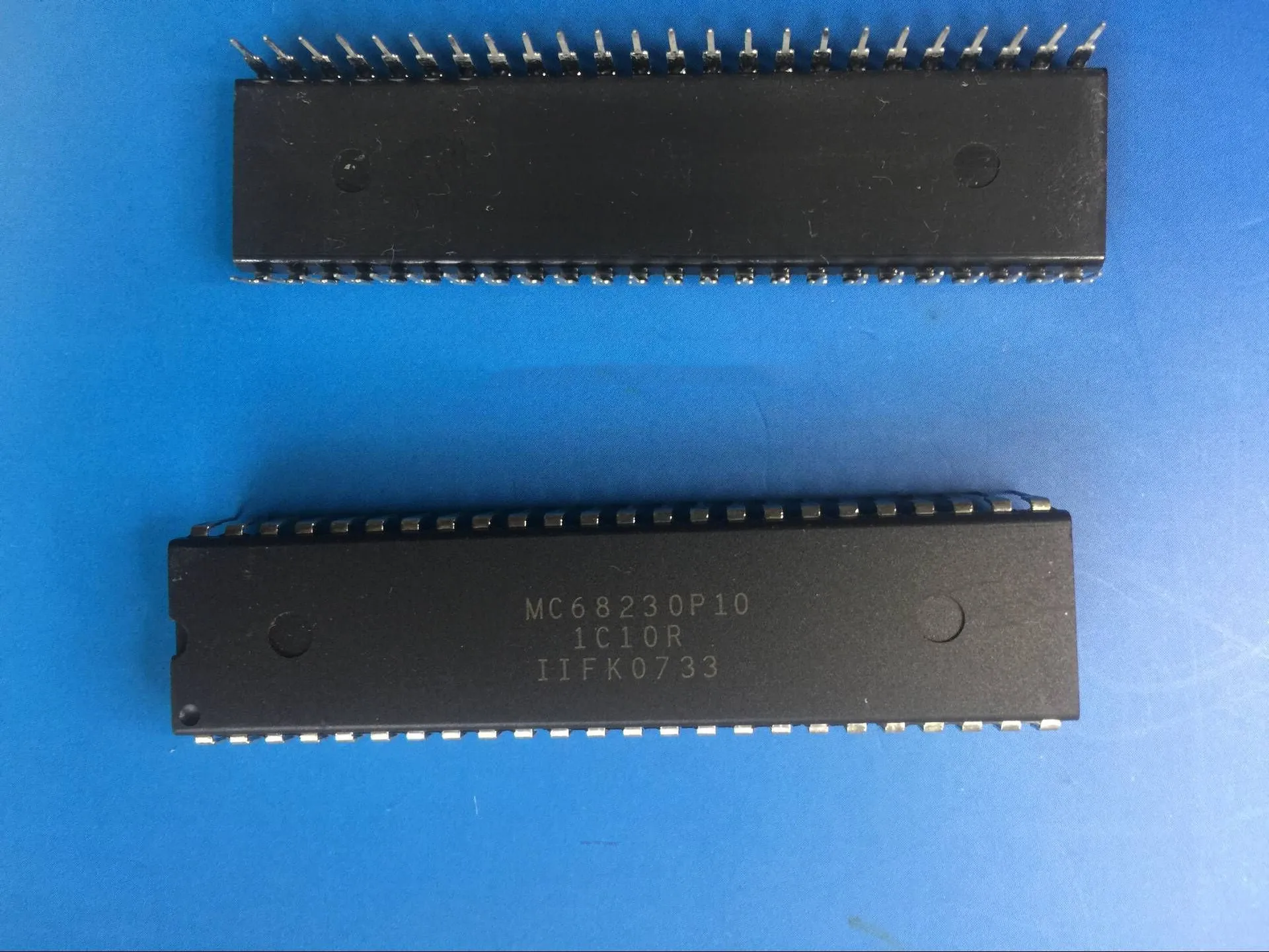 

1 шт./лот MC68230P10 MC68230P8 MC68230P DIP-48 в наличии