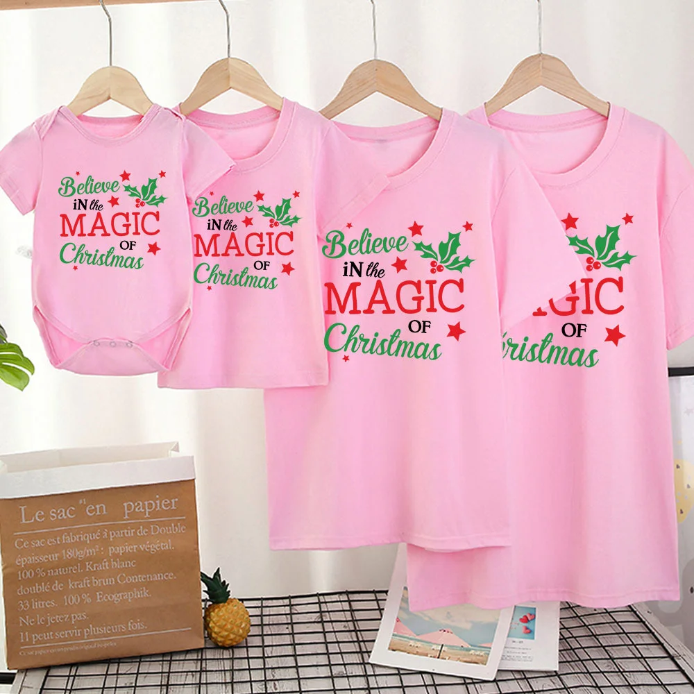 

Рождественская футболка с надписью «magic of Christmas» для родителей и детей из Бельгии