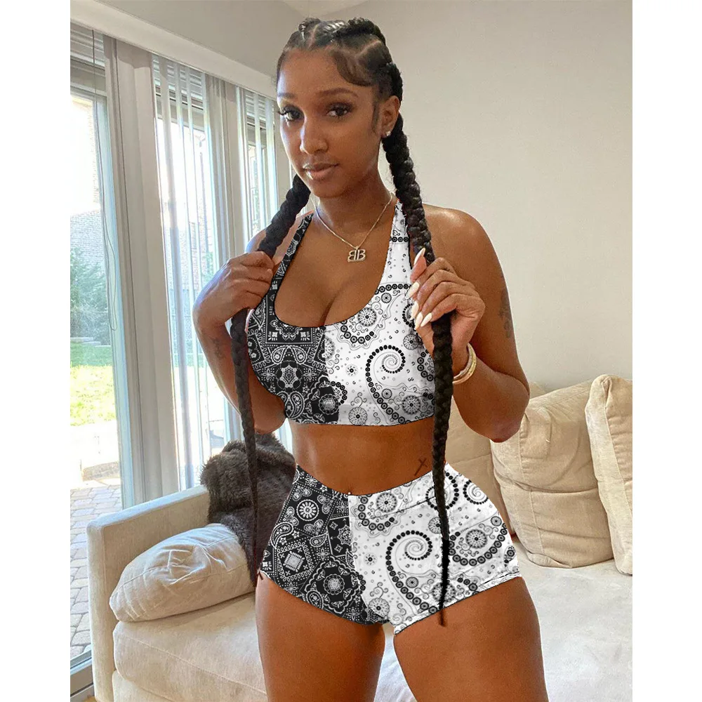 

Fashion Bandana 2Pcs Tracksuit Women Summer Multicolor Printing Low-Cut Crop Tops + Elastic Waist Shorts for Girls