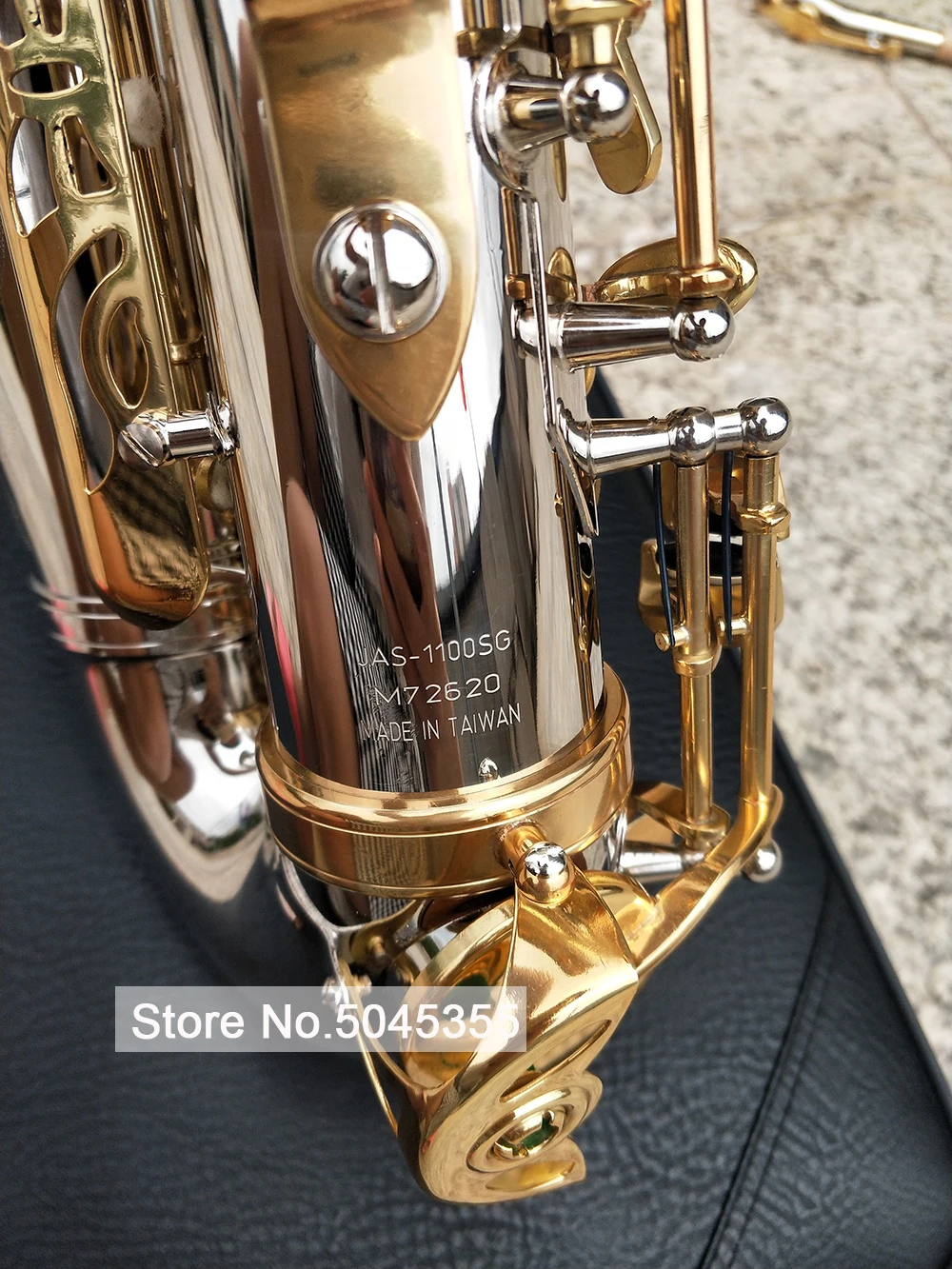 Саксофон Jupiter JAS 1100SG Alto Eb Tune латунный никелевый посеребренный корпус золотой лак