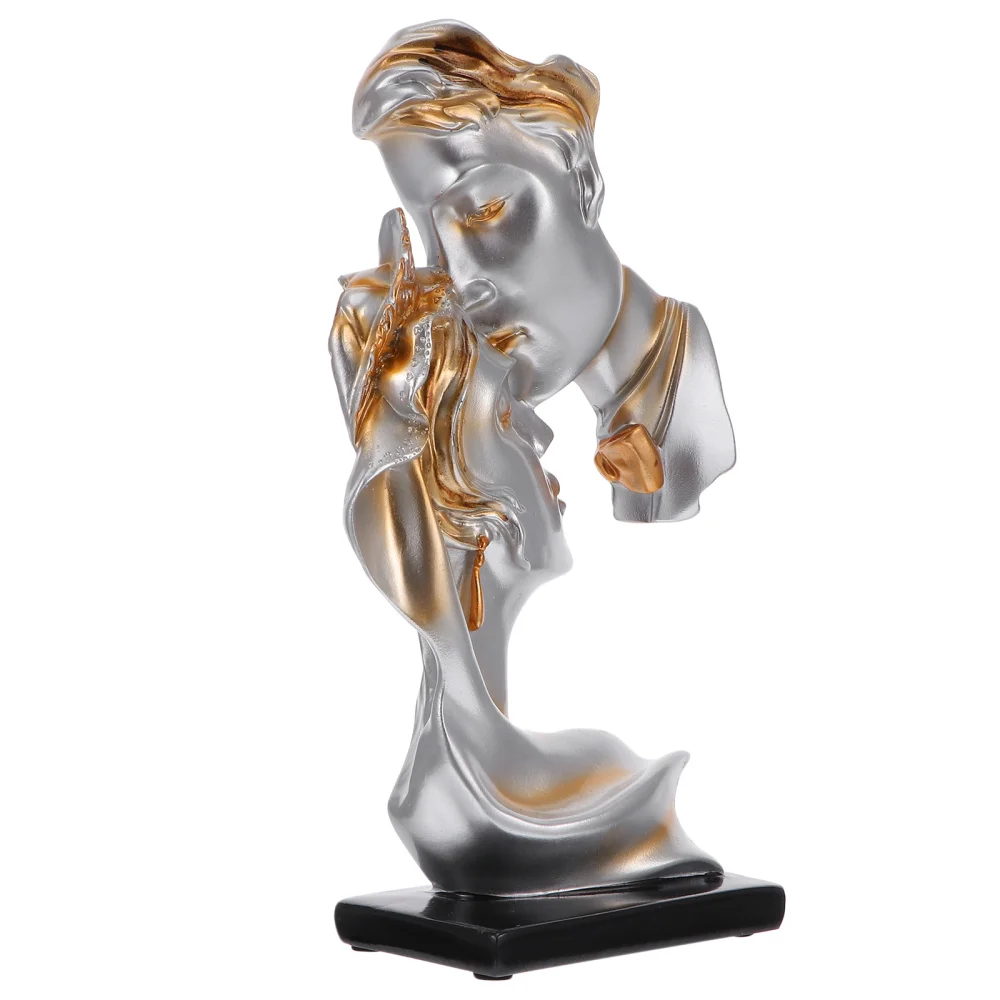 

1pc Creative Sculpture Craft Couple Ornament Study Room Resin Ornament