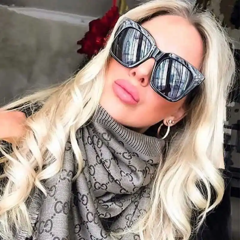 

Classic retro brand sunglasses ladies fashion blue pink metal rivet decoration square sunglasses women