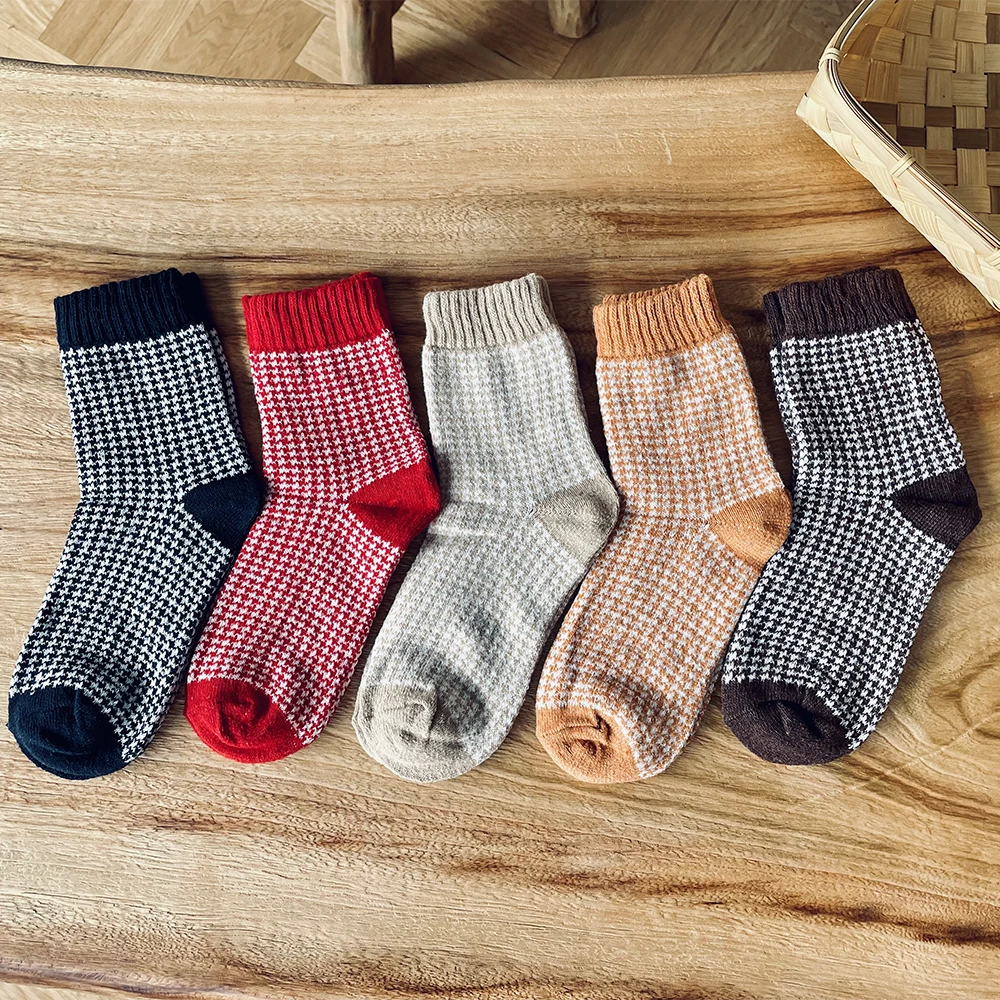 

5Pairs New Witner Thick Warm Wool Women Socks Retro Style Lattice Christmas Socks Gift Free size Dropshipping