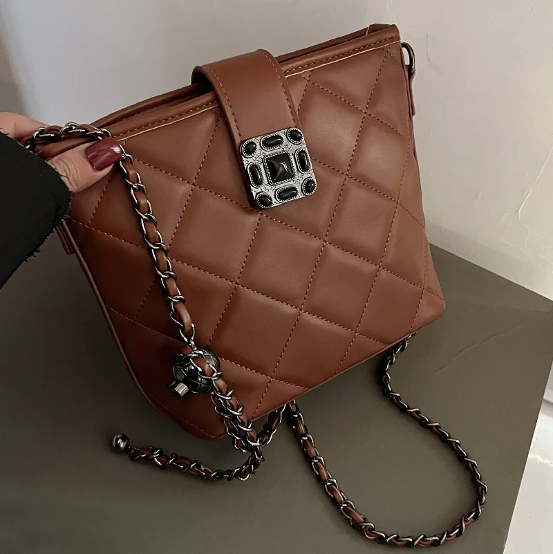 

High-quality Ladies Shoulder Bag Autumn/winter 2021 New Women's Bag Fashion Trendy Rhombus Chain Messenger Bag Wild Bucket Bag