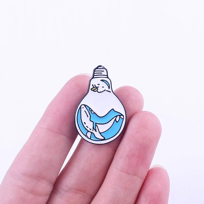 Нагрудный значок с изображением черно-белой рыбы бейджи Значки Металлические