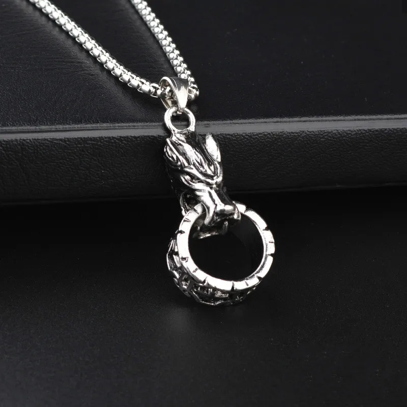 

Ring Wolf Head Pendant Necklace Stainless Steel Fashion Hiphop Chain Men and Women Disco Rap Jewelry Rock Band Nightclub Bar