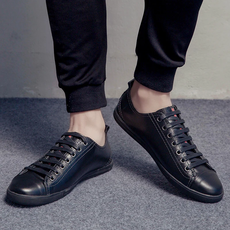 Кроссовки мужские черные Нескользящие на плоской подошве для весны и осени |