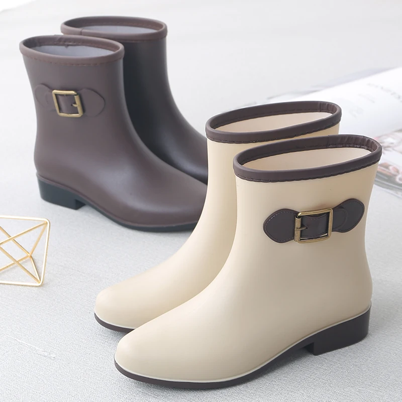 Autumn and winter rain shoes women's medium tube water shoes fashion short tube rain boots antiskid flat bottom plastic Plush ov