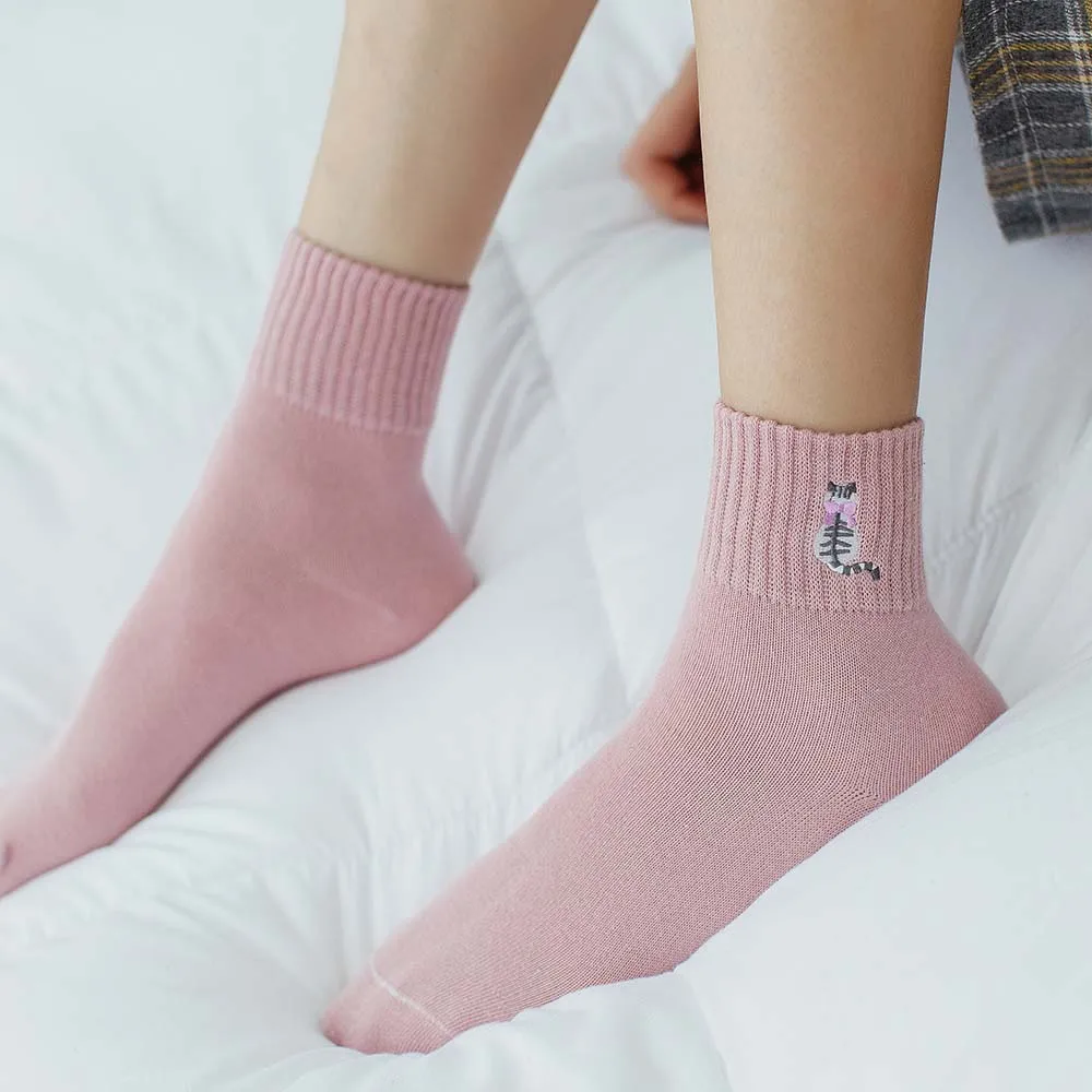 Women's Fashion Cute Embroidered Kitten Pure Cotton Casual Shallow Mouth Socks 5 Pair