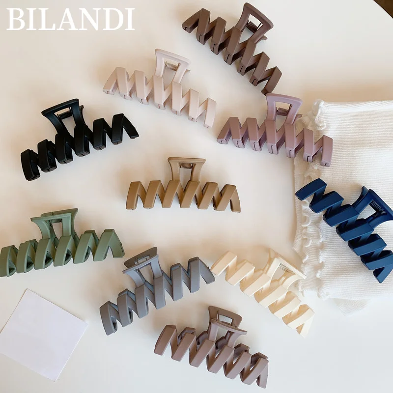 

Bilandi New Korea Matte Resin Hair Claw Clips Geometric Hollow Hair Clip Headwear Hair Accessories for Women Girls Hairpin