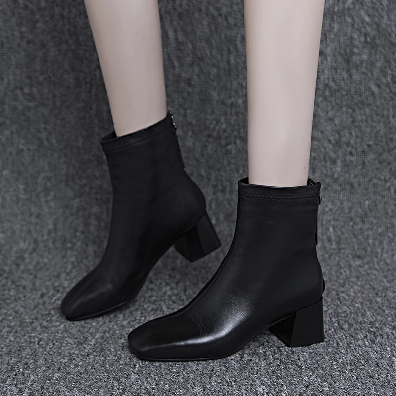 

Женские мотоциклетные ботинки, зимняя теплая кожаная обувь с круглым носком, на молнии