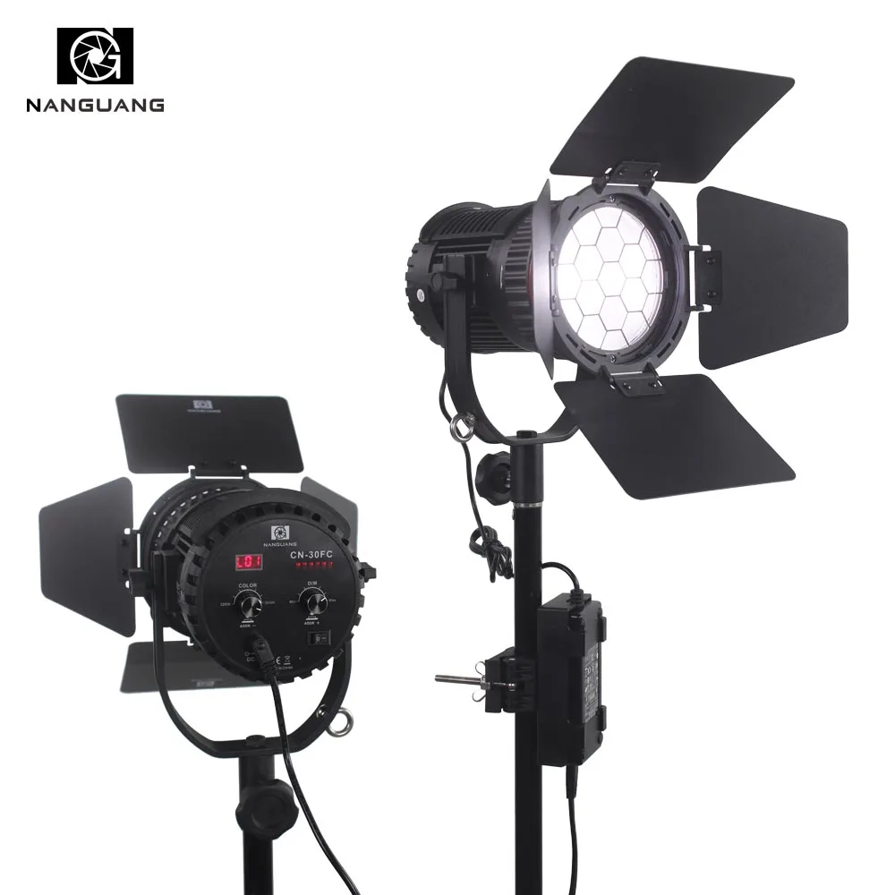 

30W Bi-color LED Fresnel Light 3200K-5600K +Light Bag+LCD Display+APP /2.4G Remote Control for Filmmakers Photo Video Studio