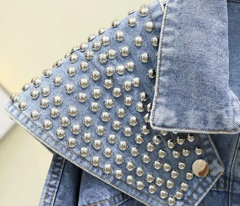 Куртка женская джинсовая с заклепками модный свободный жакет из денима в стиле