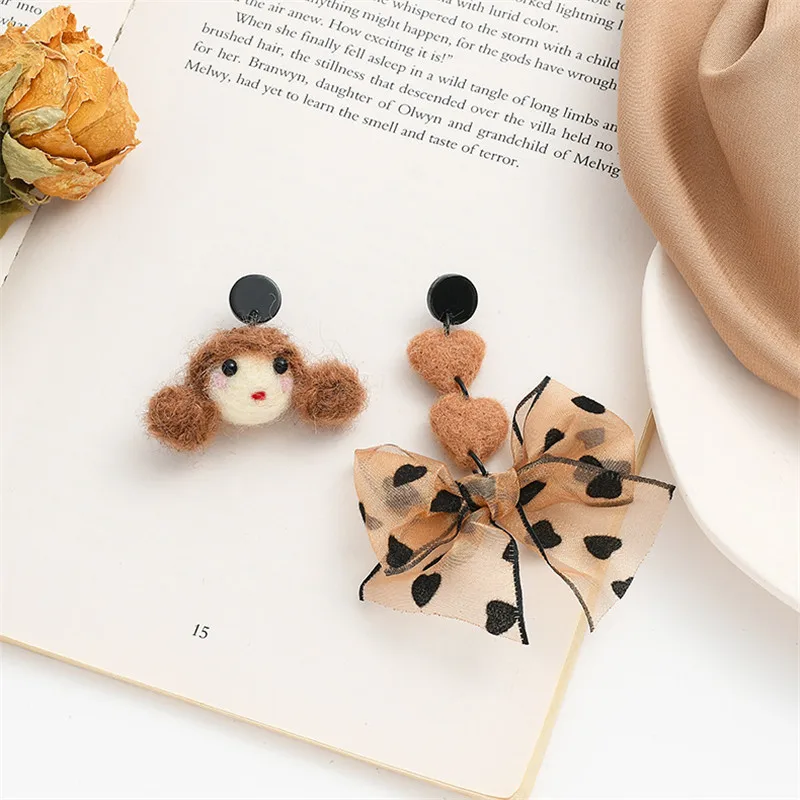

New Products For Autumn And Winter Exaggerated Cartoon Felt Earrings Brown Cute Bear Bow Earrings Ladies Statement Ear