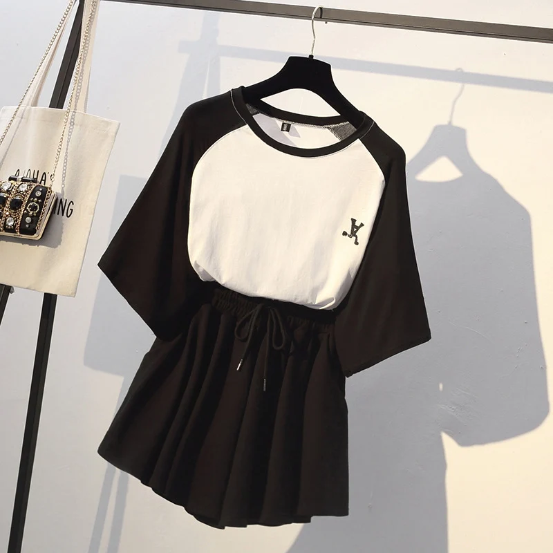 Женский комплект из двух предметов топ с коротким рукавом и однотонные шорты