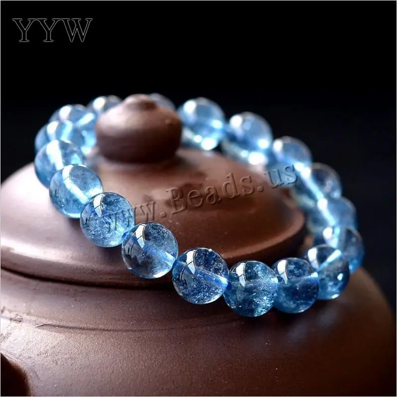 Женский браслет с кианитом круглый гладкий прозрачный эластичный синими