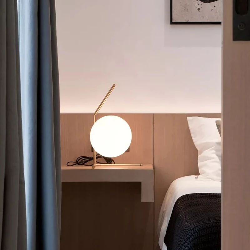 Современная стеклянная настольная лампа в виде шара E27 Скандинавская Настольная