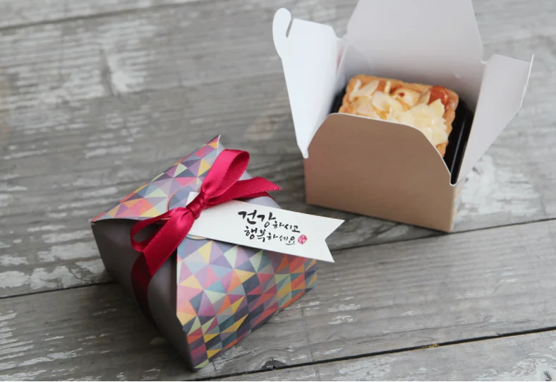 

50pcs Striped Paper Candy Boxes For Baby Shower gift box Birthday Wedding Party Favor Box square