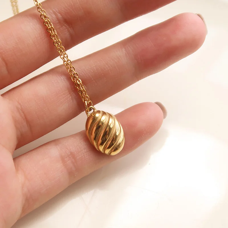 

ZJ 2021 Fashion Stainless Steel Street Style Croissant Pendant Chokers Lovely Statement Charming Collars Necklaces Women Jewelry