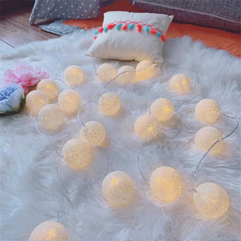 Гирлянда светодиодная с хлопковыми шариками Рождественский светильник нурок