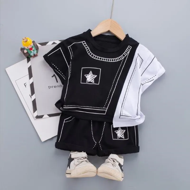 2021 летняя одежда для маленьких мальчиков Комплекты с принтом в виде героев