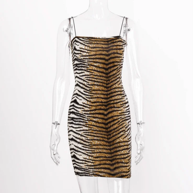 

BohocotoL Europe and the United States wind explosion models 2020 winter women's new leopard strap dress skirt women