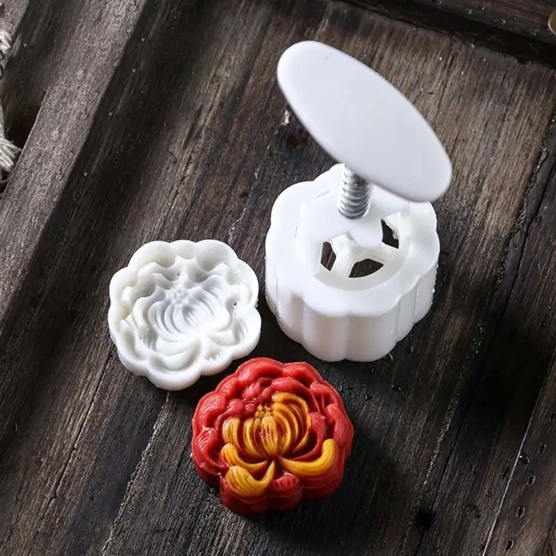 

50g Mooncake Mold 3D Chrysanthemum Design Cookie Stamp DIY Moon Cake Mold 57BB