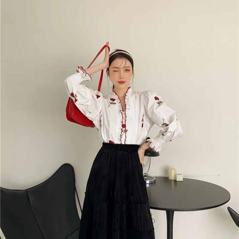 

Women Spring Autumn Slim V-Neck Floral Rose Embroidery Cotton Shirt Female Elegant Brand Blouses Ladies Sweet Designed Top ML109