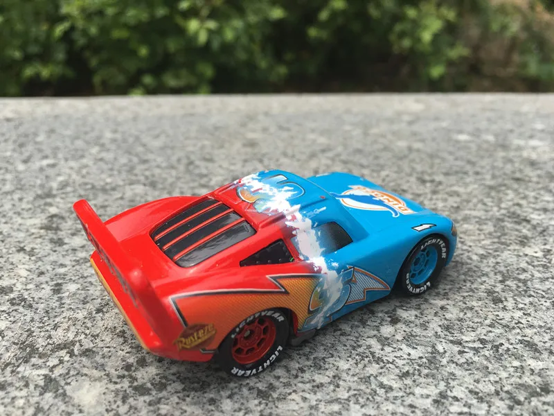 Disney Pixar машинки трансформирующие McQueen металлические Литые игрушечные новые