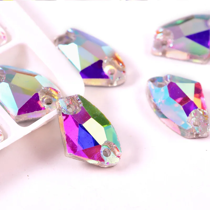 Аппликация для стеклянной стразы с двумя отверстиями 3 размера B0290 | Дом и сад