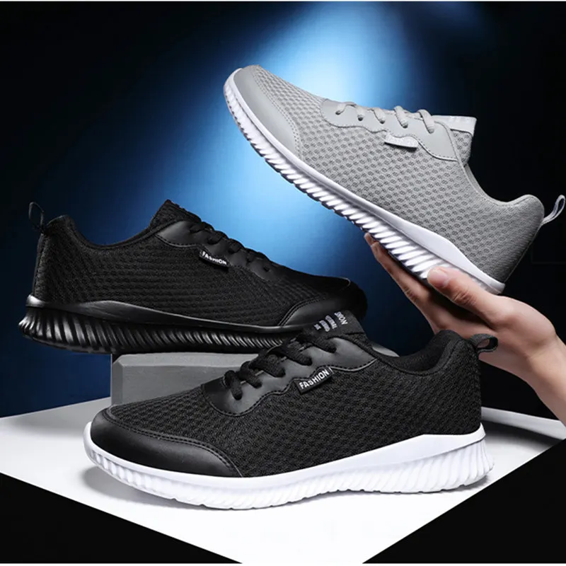 Легкие мужские спортивные кроссовки для улицы черные Нескользящие