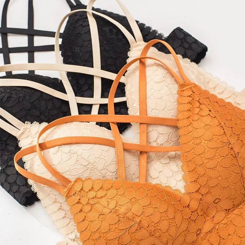 Комплект женского кружевного нижнего белья из трусиков и бюстгальтера | Женская