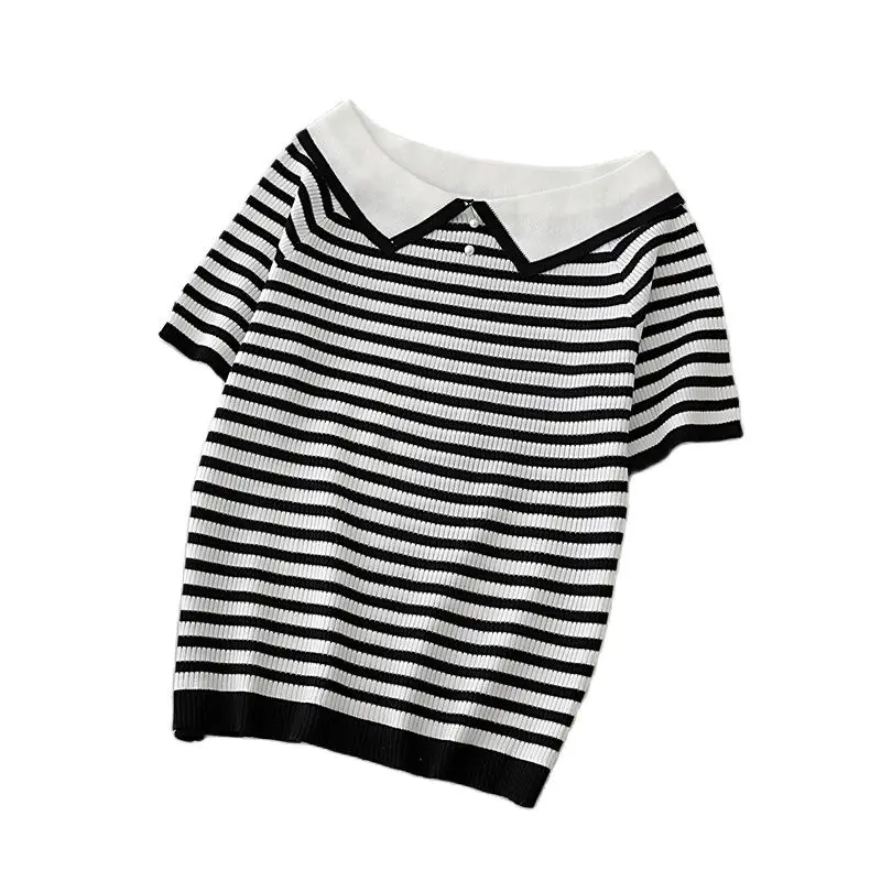 Женская трикотажная футболка с коротким рукавом однотонная облегающая в полоску