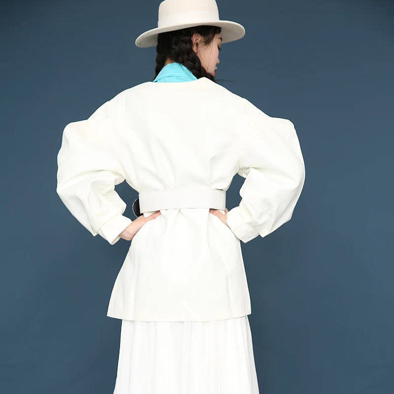 

[EAM] 2021 New Spring Autumn V-collar Long Batwing Sleeve Fold Split Joint Green Loose BandageJacket Women Coat Fashion JL08300