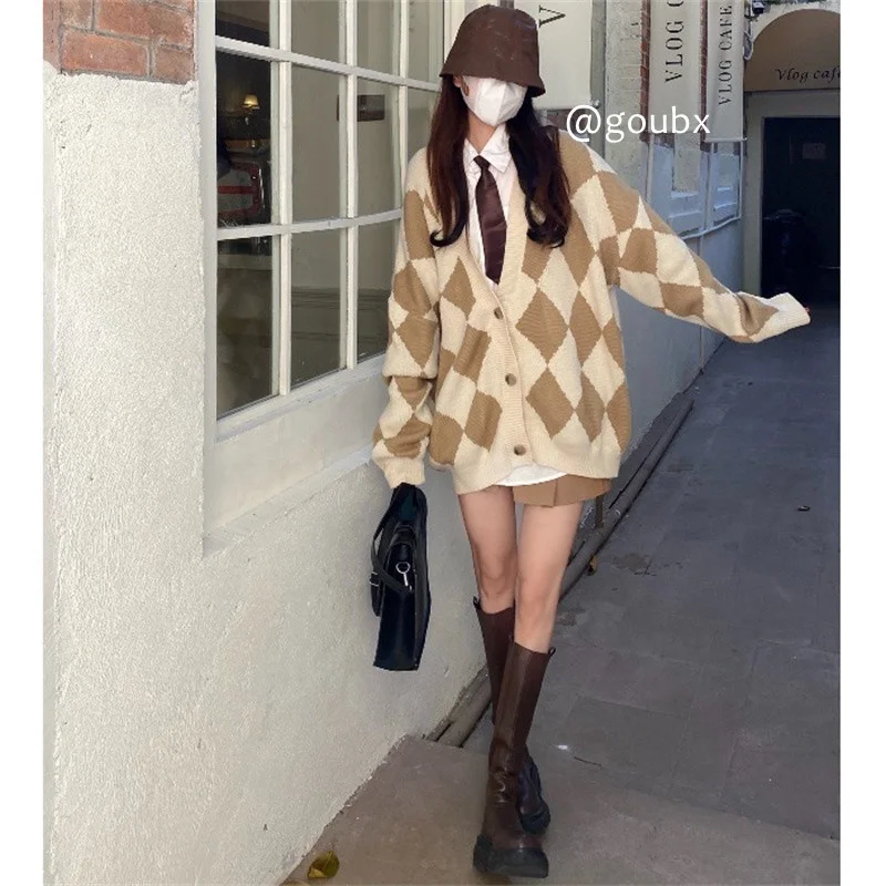 

Женский трикотажный кардиган в клетку, цвета хаки