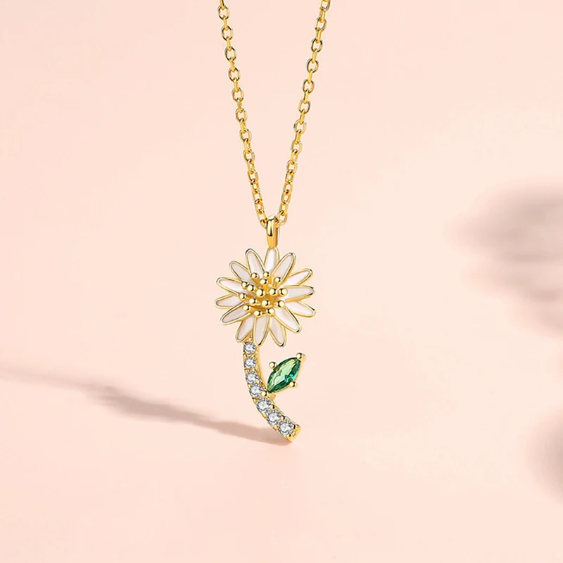 Рисунком в виде улыбающихся рожиц Цвета: золотистый Цвет ручной работы ожерелье