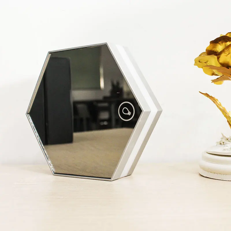 sliver Цифровой настенный будильник Современный дизайн зеркало светодиодный часы с режимом включения по таймеру Wake Up Light сенсорная клавиша Настольные Цифровые Часы домашний декор - Цвет: sliver