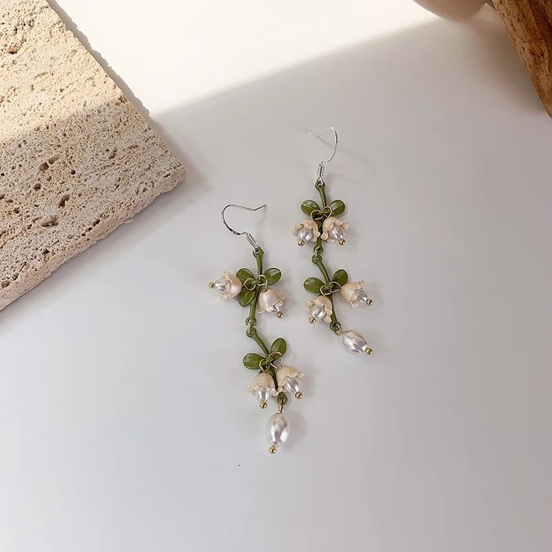 

Женские серьги-подвески с искусственным жемчугом и лилией