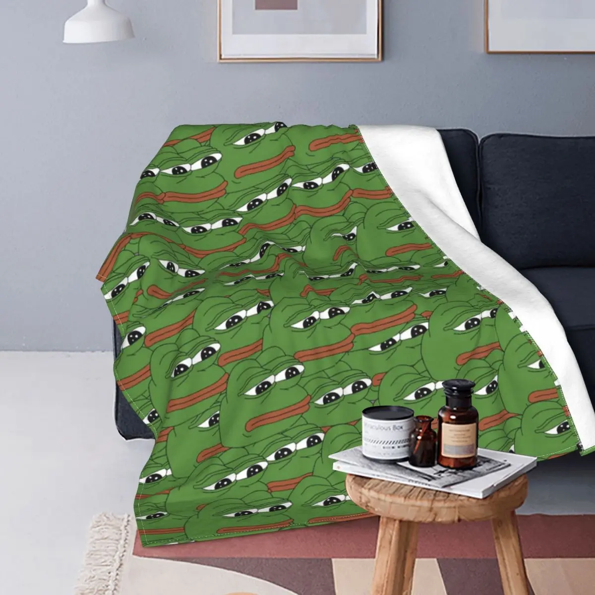 

Frog Blanket Velvet All Season Cute Animal Portable Lightweight Throw Blanket for Sofa Travel Plush Thin Quilt