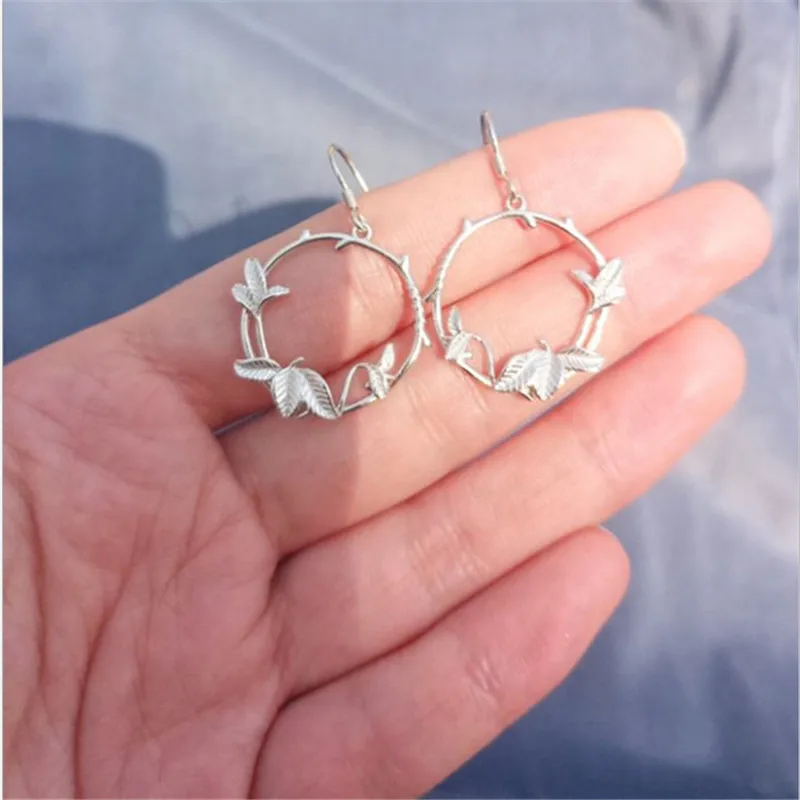 

Women Vintage Hollow Circle Flower Charm Earrings Girls Fashion Jewelry Birthday Valentine's Day Gift Anti Allergy Cute Earrings