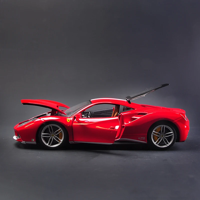 Модель автомобиля Bburago 1:18 Ferrari 488 10 я годовщина красная версия модель из сплава