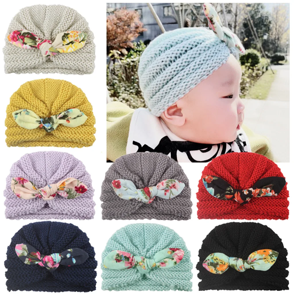 

Детская зимняя трикотажная Шапка-бини с принтом кролика