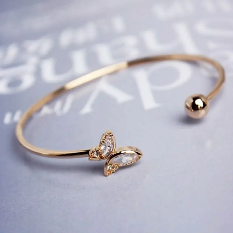 

Fashionable golden butterfly open bracelet and four-leaf clover open bracelet are great gifts for girlfriend