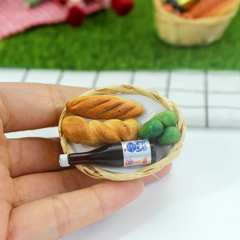 

1:12 Dollhouse Miniature Accessories Mini wine bottle Bread Basket Simulation Kitchen Food Model Toys for Doll House Decoration