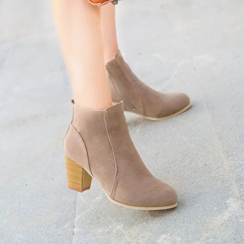 Женские ботинки СТРУЧКОВОГО ПЕРЦА (массивные ботильоны для женщин с острым