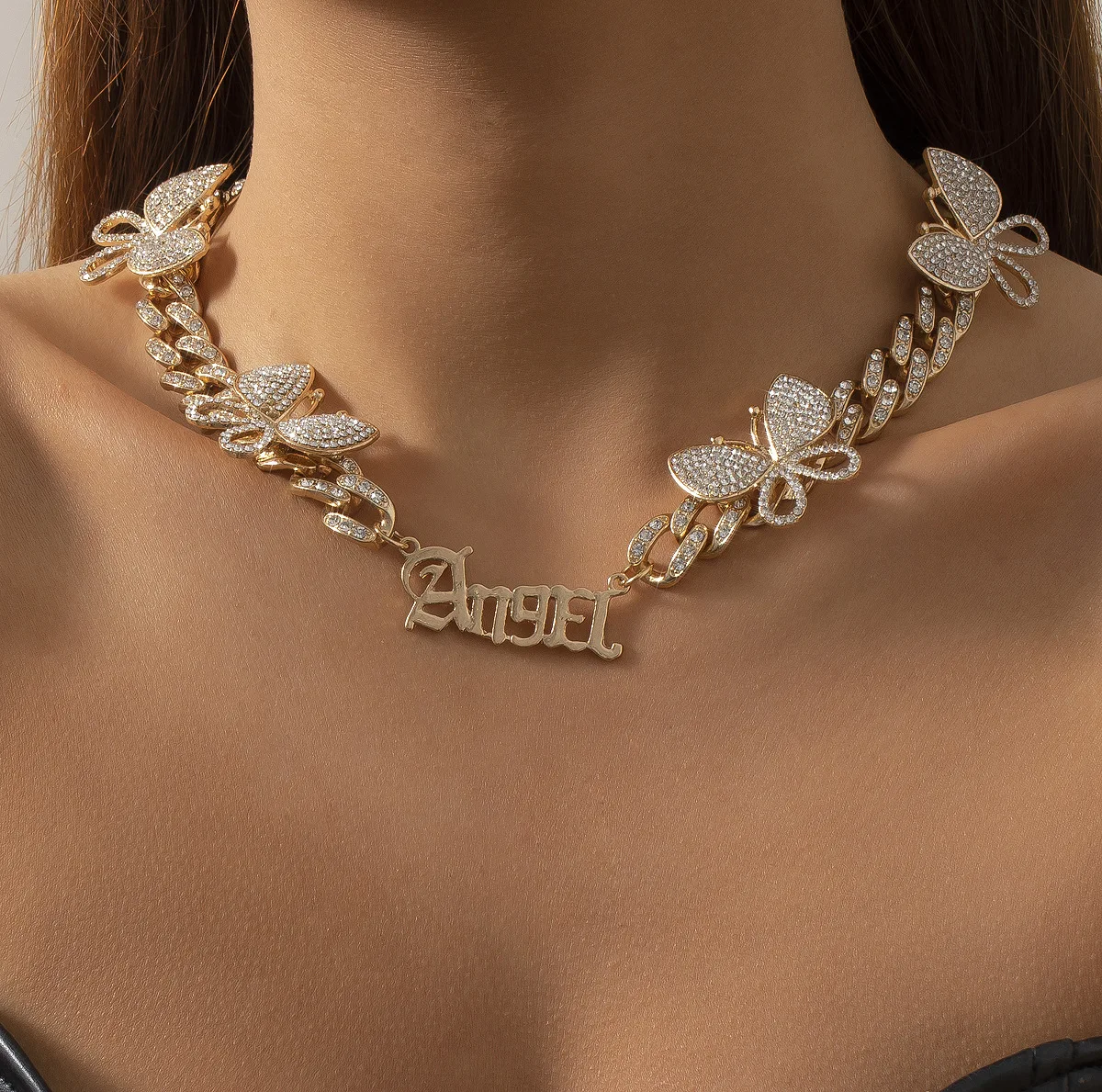 

Crystal Angel Letter Choker Necklace for Women Miami Chunky Neck Chains Ice Out Butterfly Pedant Necklace Jewelry Collar Charm
