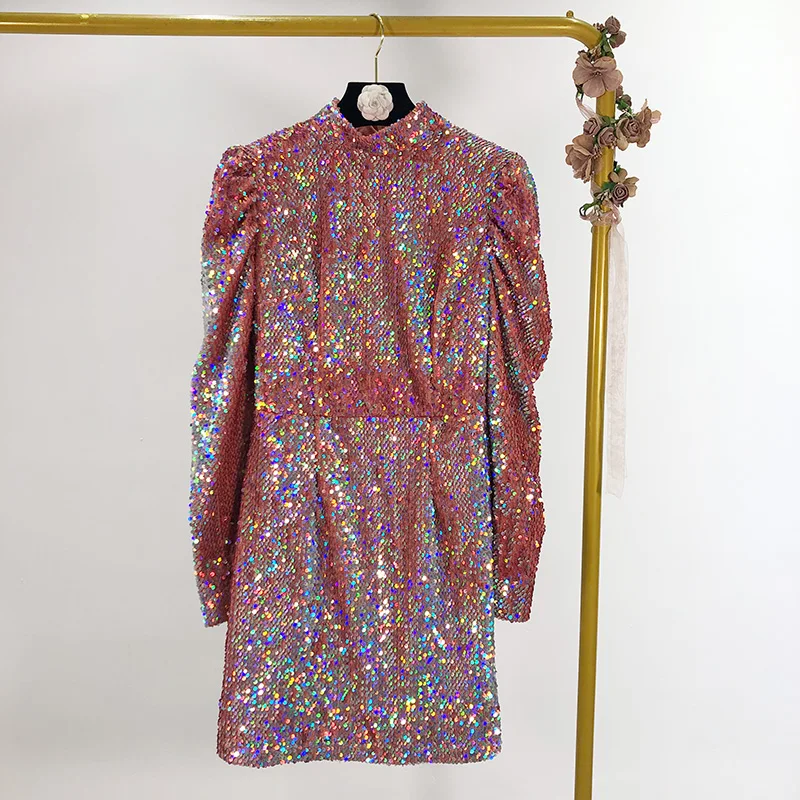 Новинка 2020 года сезон весна приталенное платье с блестками и рукавами