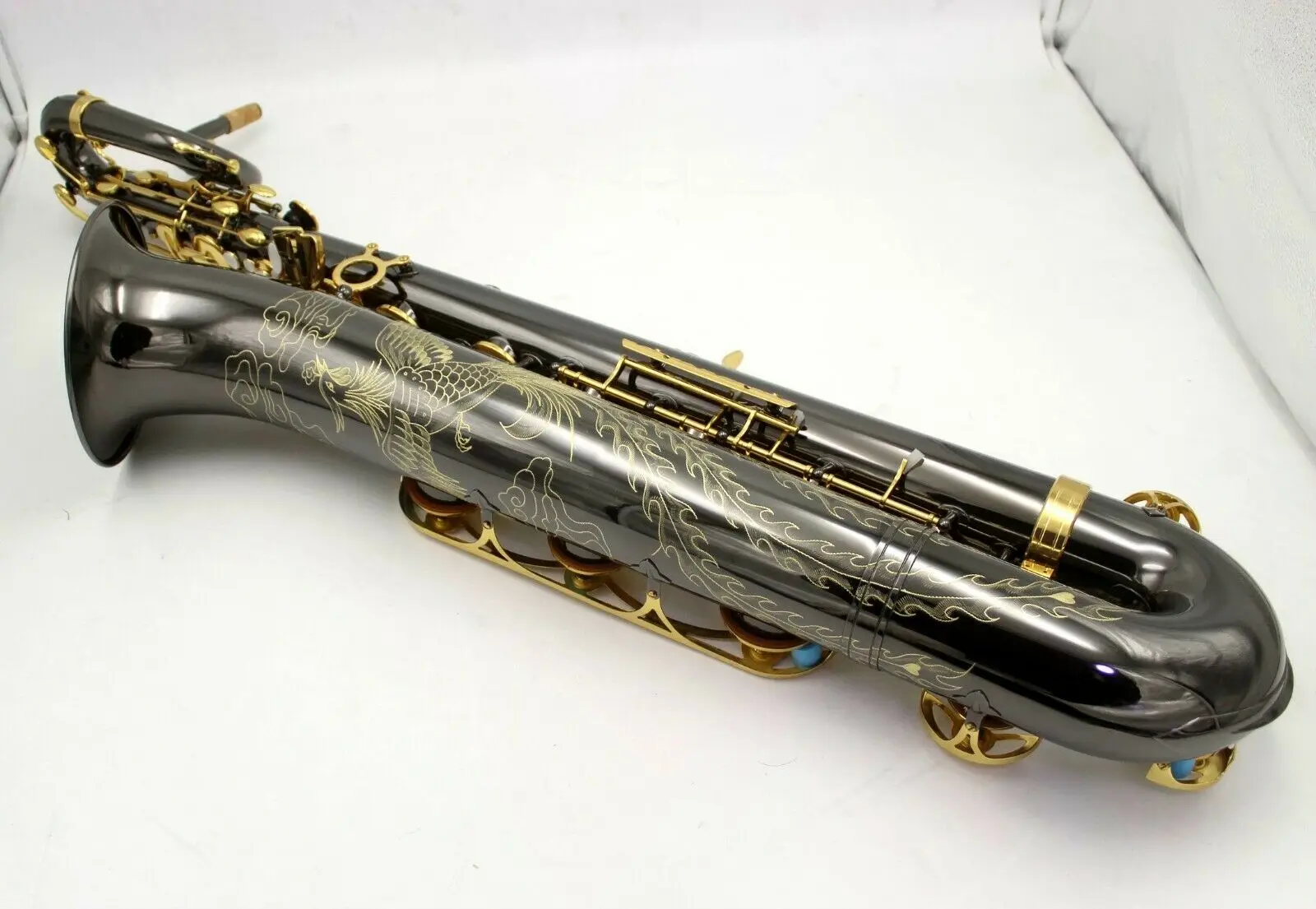 Goede Muziek Zwart Nikkel Bariton Saxofoon Met Vergulde Sleutels Hard Case