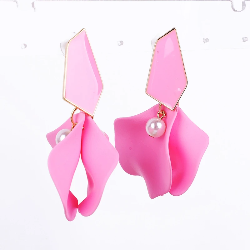 Женские серьги с жемчугом и лепестками | Украшения аксессуары